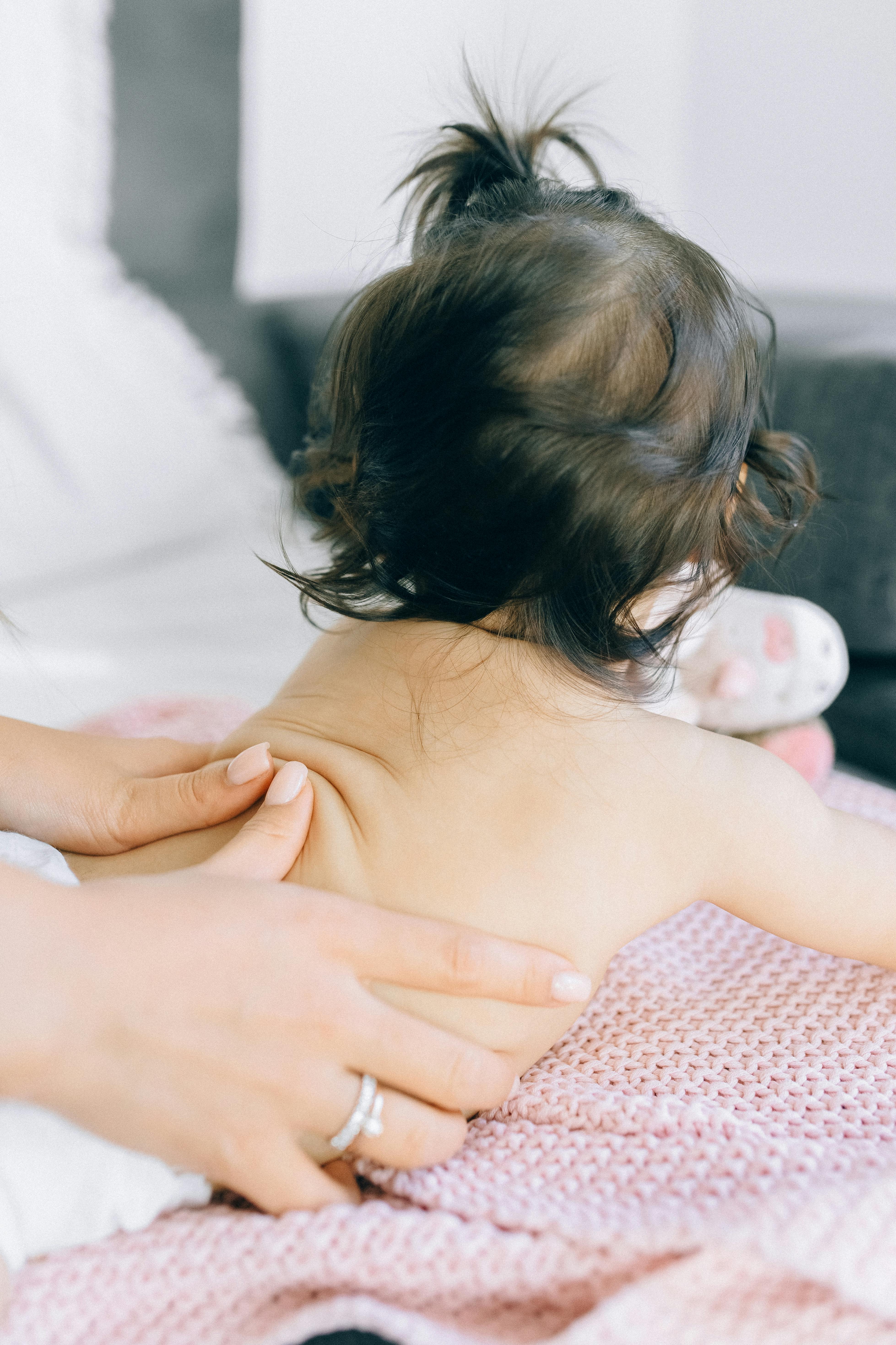 Guided baby massage for babies up to 10 months