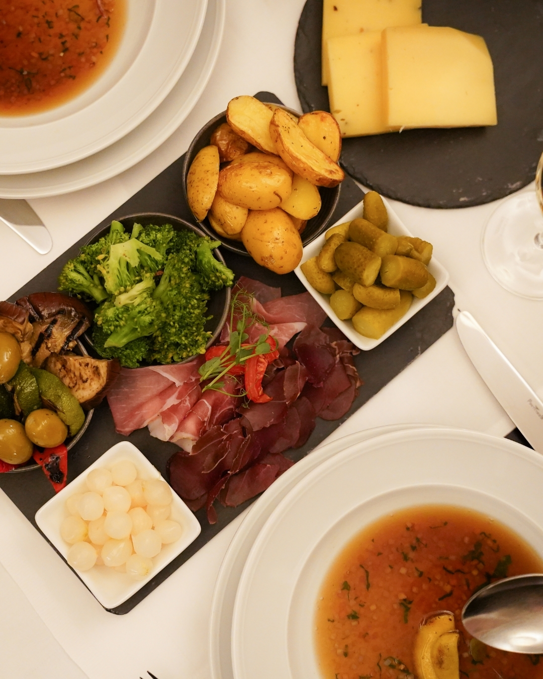 Alpine hut magic: Raclette enjoyment