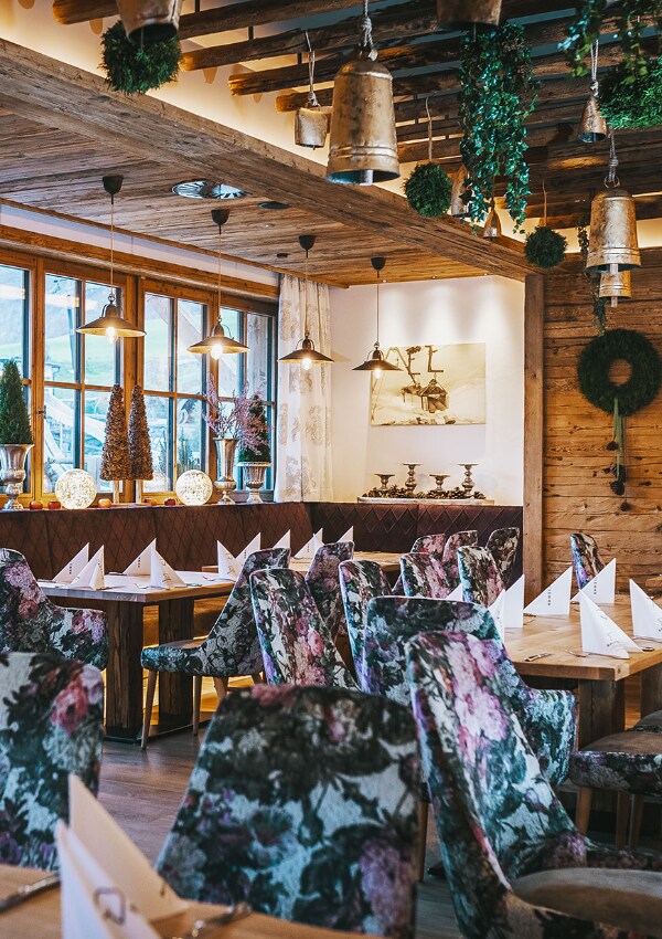 Restaurant BAUM BAR - Alpine lifestyle Kaprun