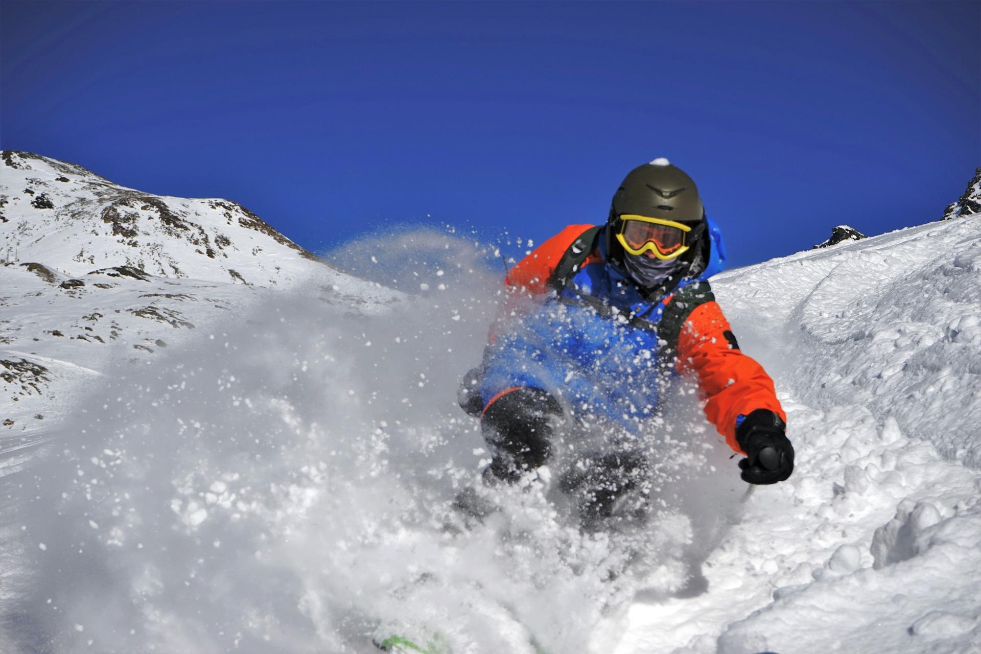 Deep snow courses with a mountain guide