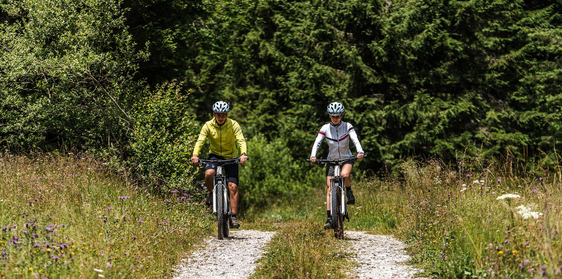 E-bike rental & mountain bike tip