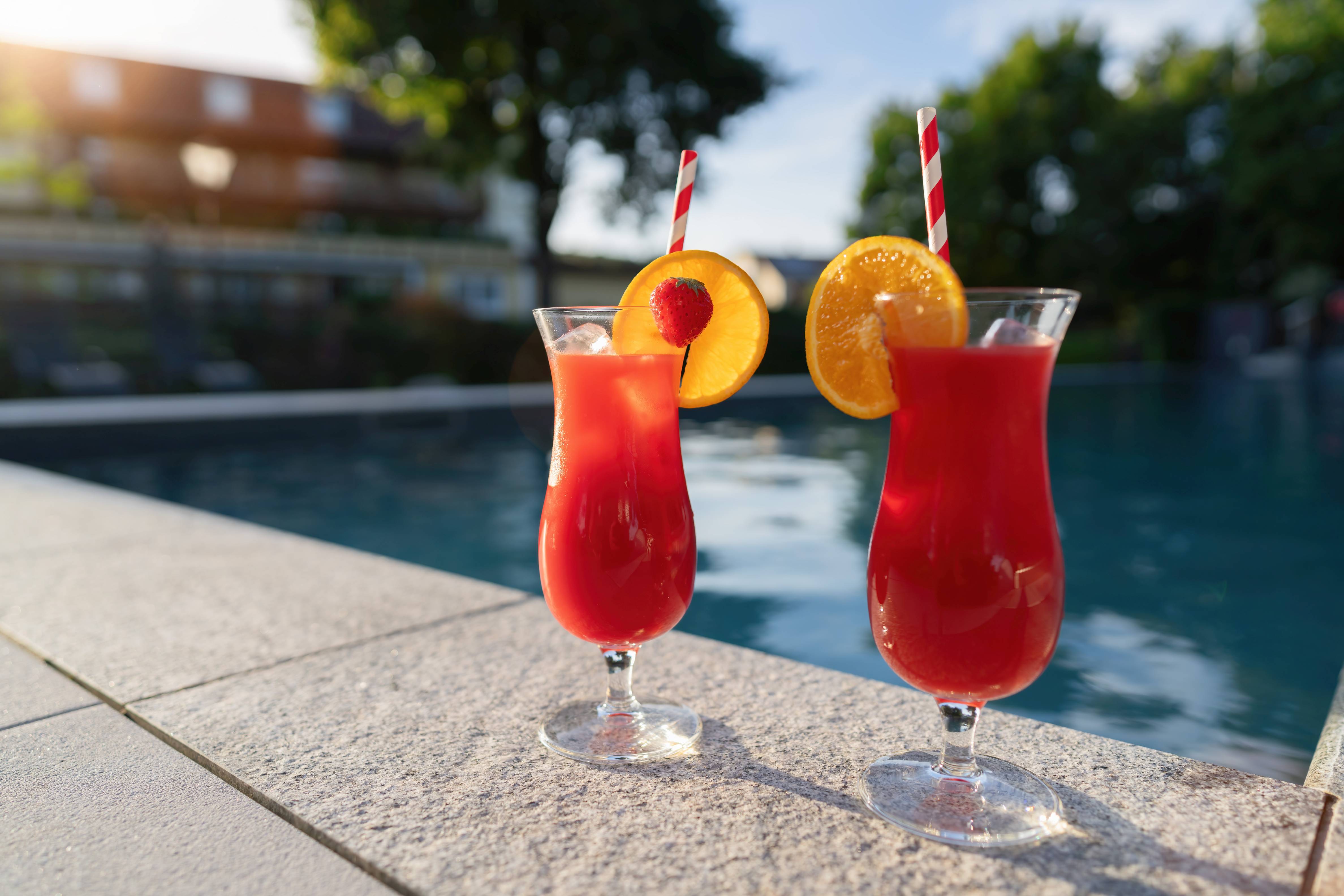Sundowner am Pool