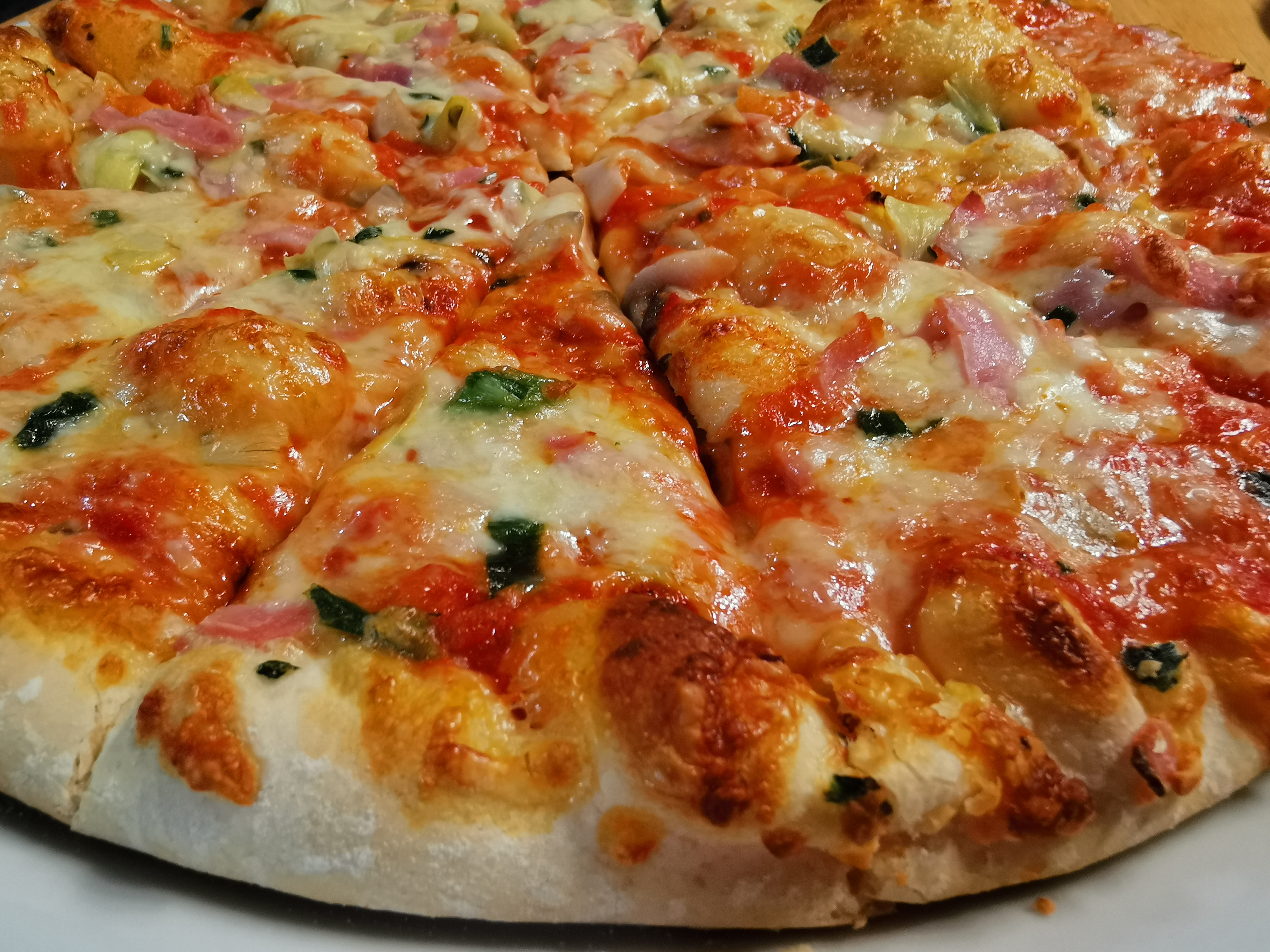 Ofenfrische Pizza im Landhaus Taurer
